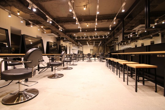 【中野】◆最低保障給あり・撮影ブース完備◆業界屈指の集客力でたくさんのお客様を担当できます！ITを駆使し、業界をリードするサロン「IT by ALBUM 中野店（アイティーバイアルバムナカノテン）」からスタイリスト（美容師）の求人☆★