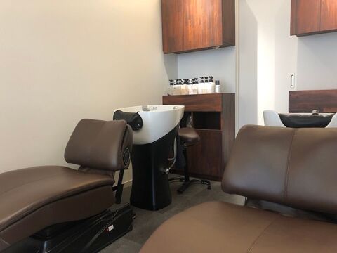 【西鉄平尾駅】マンツーマン接客にこだわりたい方へオススメ！西鉄平尾駅すぐの大通り沿いにあるためアクセスも抜群！幅広い世代のお客様に愛されているヘアサロン「chill hair design（チルヘアデザイン）」からスタイリスト（美容師）の求人★☆