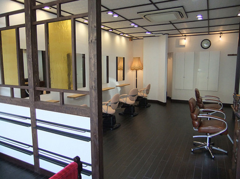 【野江内代】≪月給25万円〜＋歩合給≫≪社会保険完備≫地域密着型でファンから長年愛される“main d’or S（マンドール エス）”からスタイリスト（美容師）の求人★☆