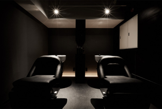 【心斎橋】≪社会保険完備≫頑張り次第で最短2年デビューが目指せる!!撮影にも興味がある方にもオススメ！少人数制のプライベートサロン「Rollen Gleis（ロレングライス）」からアシスタント（美容師）の求人☆★☆