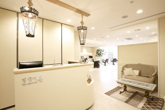 【渋谷駅】≪社会保険完備≫≪住宅手当相談OK≫実力派スタイリストが集まる高級感のあるサロン☆サロンワークだけではなく、様々な現場でヘアメイクや着付けなど、たくさんの仕事ができるようになりますよ♪Hair salon 1214（ヘアーサロンイチニーイチヨン）からアシスタント（美容師）の求人☆★