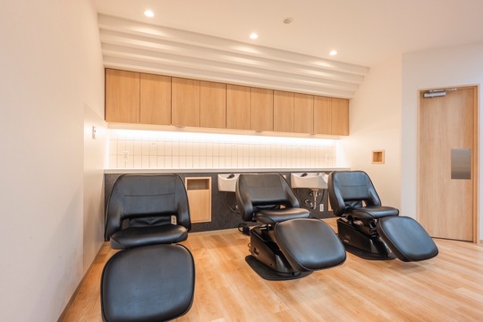 【月寒中央】≪交通費支給≫≪週1日からOK！≫≪駅直結≫柔軟シフトで無理なく両立！プライベートとのバランスもばっちり。ライフスタイルに合わせて働けます！「MIZZO（ミッゾ）」からアシスタント（美容師）の求人☆★