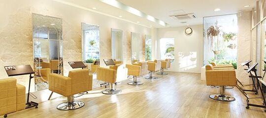 【河内花園】≪月8,9日休み≫≪社会保険完備≫≪賞与あり≫≪産休育休実績あり≫駅チカすぐの好立地！社内アカデミー完備で営業時間中研修にて2年デビュー確実！幅広い年代のお客様が来店中！教育体制の整う魅力ある会社です！「JILL 河内花園店（ジルカワチハナゾノテン）」からアシスタント（美容師）の求人☆★