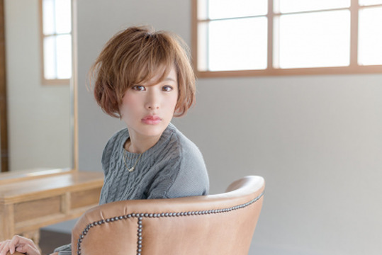 【南草津】アンティークモダンを基調にしたオシャレな店内で個性を生かしながら働いていく事が可能！撮影にも力を入れているので、サロンワーク以外にも楽しく働いていける環境がありますよ！「Maison Noella（メゾンノエラ）」からアシスタント（美容師）の求人★☆★