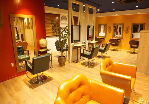 【横浜駅】≪フレックスタイム制・完全マンツーマン・社会保険完備≫自由度高めで、プライベートとの両立ができる！サロン独自の丁寧なカウンセリングがウリの「Atria Villa（アトリアヴィラ）」からスタイリスト（美容師）の求人☆★