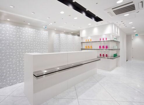 【銀座】＜完全週休2日制＞＜社会保険完備＞全国に展開するヘアサロン！高月給を目指せる◎歴史と実績のある会社なので安定して美容師を続けて行くことが可能♪TAYA & CO. GINZA 銀座本店（タヤアンドコーギンザギンザホンテン）からスタイリスト（美容師）の求人☆★