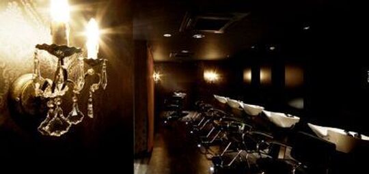 【阪急茨木市駅】 月8日休み  最短2年デビュー  社会保険完備 大人気のトータルビューティーサロン☆一流の技術と接客を学ぶ教育体制があり、売れるトップスタイリストに！コレクション参加や雑誌のヘアメイクなどクリエイティブ活動に積極的な会社です★WiLL(ウィル)からアシスタント（美容師）の求人☆★☆