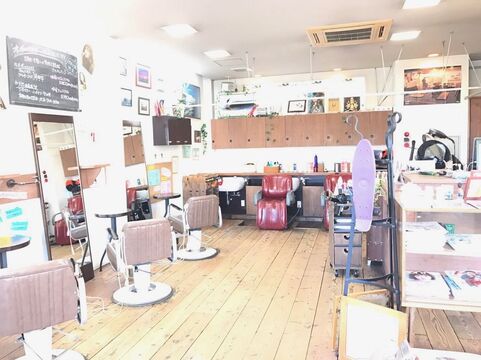 【西新】★社会保険完備★駅チカ★営業中のレッスンOKなので効率良く技術を学びスタイリストデビューを目指せます♪独自のカット理論でスタイルを作るアットホームサロン「angle（アングル）」からアシスタント（美容師）の求人★☆