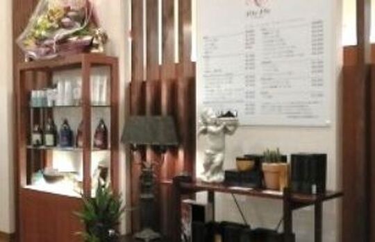 【シュロアモール長嶺】≪月給22万円〜・有給休暇あり・社会保険完備≫リーズナブルな価格で通いやすく多くのお客様と関われます！！お仕事、プライベートのメリハリを大切にしている地域密着型ヘアサロン「メリィ・メリィヘアーハウス長嶺店（メリィ・メリィヘアーハウスナガミネテン）」からスタイリスト（美容師）の求人☆★