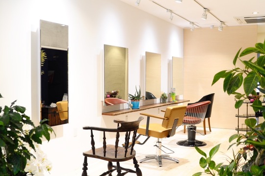 【高松】≪社会保険完備≫≪日曜日休みあり≫≪18時までに退勤可能≫講師の経験があるオーナーから学べる環境です！「muku（ムク）」からスタイリスト（美容師）の求人☆★