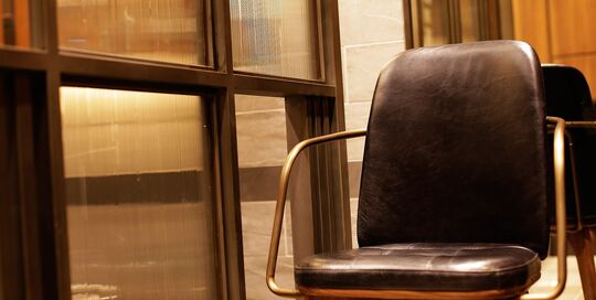 【銀座】◆完全週休2日制・産休育休制度あり・着付けも学べる・社会保険完備◆高単価でしっかりお客様をプロデュース！質の高いサービスを提供できます「GINZA GENTLEMANS BARBER 銀座三越店（ギンザジェントルマンズバーバーギンザミツコシテン）」から技術者（理容師）の求人☆★