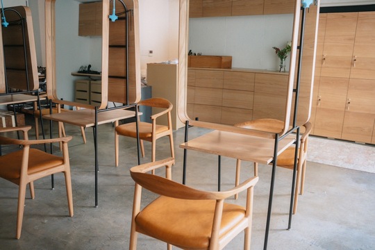 【JR高槻】≪社会保険完備≫努力した分、しっかりお給料にも反映されます！新規、フリーは入社してくださるアナタ中心に入っていただきます！！施術枠をしっかり確保して、お客様とじっくり向き合っていける「salon sea（サロンシー）」からスタイリスト（美容師）の求人★☆★