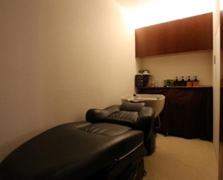 【中山観音】社会保険完備！優しい先輩がしっかりとメリハリつけて教えてくれますよ！食事会BBQなどをしたりとスタッフ仲バツグン！地域密着型のアットホームサロン「MYU（ミュー）」からアシスタント（美容師）の求人☆★☆