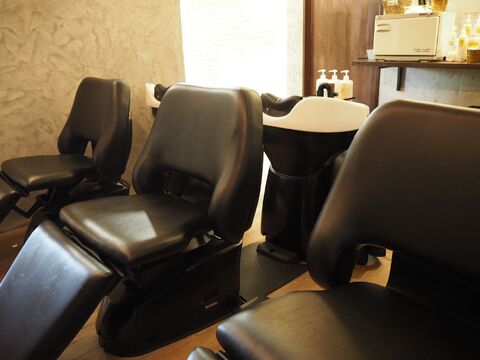 【木幡】≪週2回レッスン≫≪営業時間内レッスンも可能≫≪休みの数を月6,7or8日で選択可能≫≪社会保険完備≫働きやすさ抜群の環境で、メリハリつけてしっかり学べる！幅広い年齢層から愛されるアットホームサロン！！「HONEY BUNCH（ハニーバンチ）」からアシスタント（美容師）の求人★☆★