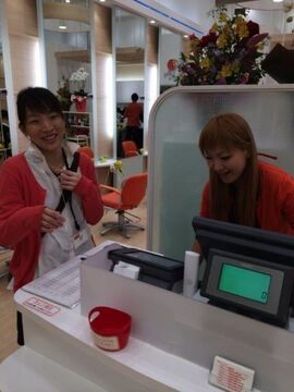 【樟葉】◇◆高額月給も狙えちゃう◆◇指名制はなく、来店されたお客様に順番に入っていきます。営業時間が終わればすぐに退社可能なので、プライベートを大切にすることが可能！今も続々と出店中で勢いのある会社！安心して長く勤めていける環境がありますよ「11cut くずはモール店（イレブンカット クズハモール」からスタイリスト（美容師）の求人☆★☆