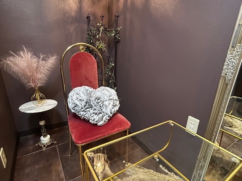 【玉造】≪週2日～OK、土日休みOK、主婦の方大歓迎！≫≪日曜定休日あり≫≪月8日休みOK≫≪社会保険完備≫≪19時迄に退勤可能≫≪営業中レッスン&最短1年半デビュー≫地域密着の人気ヘアサロン！仕事もプライベートも充実できる体制です！「As GROW HAIR（アズグロウヘアー）」からアシスタント（美容師）の求人☆★☆