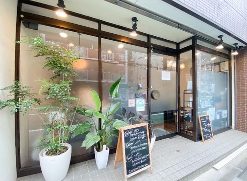 【錦糸町】≪完全週休2日制≫≪土日休み月2回まで可能≫≪実働8時間≫≪未経験・新卒生OK≫≪社会保険完備≫≪産休育休実績あり≫モデル集め全面サポート＆研修制度も充実！長く安心して働ける環境が整った「Crois（クロイス）」からアイリスト（まつげエクステ・まつげパーマ・アイブロウ）の求人☆★