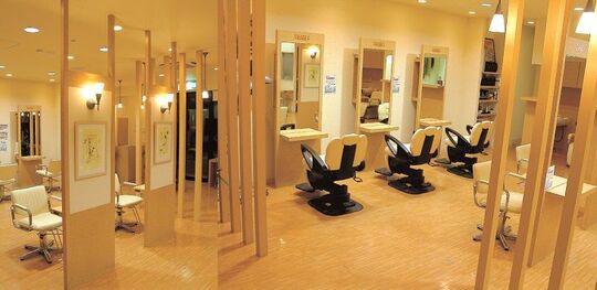 【加茂】働きやすさ抜群でスタッフさんの定着率は◎仕事とプライベートのメリハリをつけて働いていきたい方にオススメ！長く地域の方々から支持されているMAKE A RISE（メイクアライズ）からアシスタント（美容師）の求人☆★☆