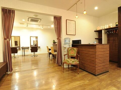 【高安】≪社会保険完備！月7,8日休み≫スタッフさんの定着率！お客様との関係性を大事にしています！1人1人のやりたいを尊重してくれるサロンMaSa hair（マサヘアー）からスタイリスト（美容師）の求人☆★