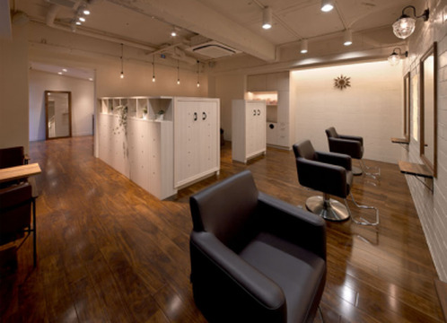 【北野白梅町】◇◆社会保険完備◆第3日曜日定休日◆◇あなたの夢を実現するために全力でサポート！！オーナーさんの夢はスタッフさんが夢を叶えること！そんなスタッフさん想いのオーナーさんや他のスタッフさんと一緒に成長していきませんか 「Hair Design LOISIR（ヘアーデザインロワジール）」からアシスタント（美容師）の求人☆☆