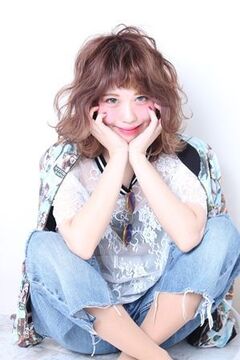 【宝塚駅】≪1日1万2千円保障あり≫≪自由出勤制度あり≫≪フリー45％／指名50％還元≫稼ぎやすい高歩合で入客チャンスも抜群！プライベートも充実出来る環境です。「eureka luxbe（エウレカラックスビー）」スタイリスト（美容師）の求人☆★