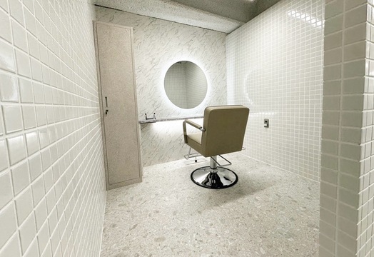 【京都駅】■フリー売上40％還元／指名売上45〜55％還元■全国展開する人気サロンの新ブランド！ヘアケアメニューをウリに個室でゆったりお客様と関われます！「ANGELICA Labo spa&treatment（アンジェリカラボスパアンドトリートメント）」からスタイリスト（美容師）の求人★☆