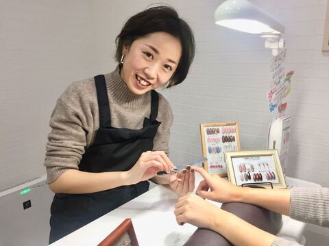 【東大通】≪実働8時間≫≪有給休暇あり・消化率100%≫≪土日祝の希望休OK≫≪社会保険完備≫研修体制バッチリ！ネイルのプロとして活躍したいならココ！「Nail&Eyelash Merci（ネイルアンドアイラッシュメルシー）」からネイリスト（ネイル）の求人☆☆