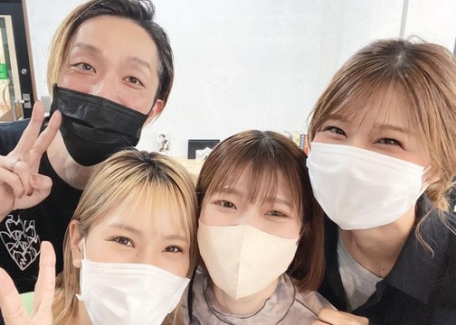 【旦過駅】≪営業中レッスンOK・社会保険完備・残業なし・週休2日≫この職場でずっと働きたい！！と1人でも多くのスタッフに思ってもらえるようなサロン創りを心掛けています。2年でスタイリストデビュー出来るカリキュラムを用意しているので成長しやすい小規模少人数ヘアサロン「pif design（ピフデザイン）」からアシスタント（美容師）の求人★☆