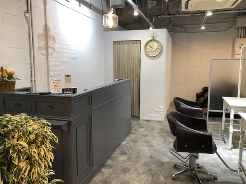 【京阪枚方市】≪勤務開始3ヶ月は70％還元≫≪寝屋川の店舗でも同時募集≫≪自由出勤制で土日休みや連休OK≫≪指名65％／フリー55％≫≪マンツーマン入客≫≪カットカラー2時間枠≫最低保障給もあり業務委託経験がない方でも安心です！大手の有名委託サロンで店長経験もあるオーナーさんへ気軽に相談できる環境です！「hair care ACRO（ヘアーケアアクロ）」からスタイリスト（美容師）の求人☆★