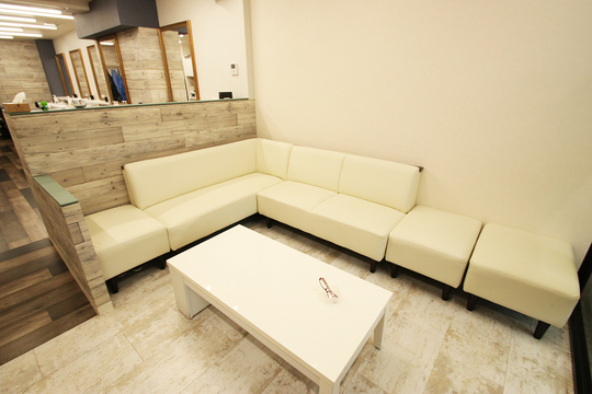 【段原一丁目】≪月給25万円〜≫≪社会保険完備≫≪GW休暇あり≫≪盆正月の休みあり≫地域密着の理容室！仕事は助け合い、お店の雰囲気と人間関係も良い！大手で苦しい経験をした方は特に安心して働けるお店です。「マチのとこやさん 段原店（マチノトコヤサン ダンバラテン）」から理容師（理容室）の求人☆★