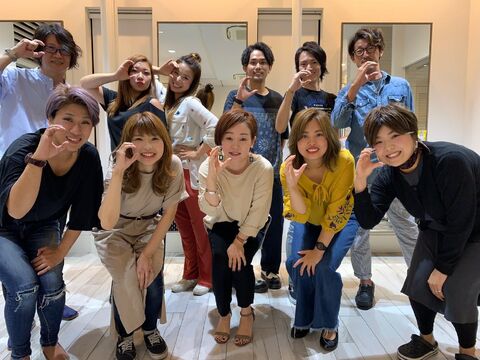 【五位堂】≪社会保険完備≫≪社員旅行≫≪安心して学べる技術≫≪働きやすい環境≫オンオフがしっかりしていて、メリハリのある会社。ヘアケア、技術力に特化したサロン「CELUX(セリュックス)」からアシスタント（美容師）の求人☆★