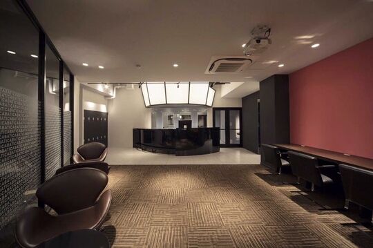 【井尻】★社会保険あり★月休8日★自分のライフスタイルにあった働き方が出来ますよ♪日焼けマシン、フィットネスクラブ、バーラウンジがあり、意識の高い男性が集う「BATICA(バチカ)」からアシスタント（美容師・理容師）の求人☆★☆