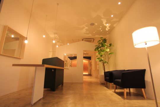 【西院】◇◆カット入客チャンス有り◆◇地域密着型でじっくりお客様と関わっていきます。大型サロンのような固い決まりなども有りませんし、無理な時間拘束も有りません！日々の喧騒から離れ、ゆったりと時間が流れるサロン「uniQue（ユニーク）」からスタイリスト（美容師）の求人☆★☆