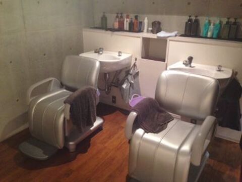 【新町】経験の浅い方もOK！夏期・年末年始休暇以外に冬期休暇システムもアリ★年3回の連休を使ってリフレッシュしましょう♪ファミリー層のお客様を中心に人気のサロンPrecious (プレシャス)からアシスタント(美容師)の求人☆★☆