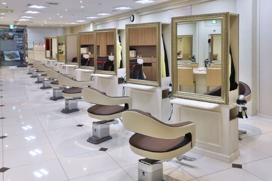 【阪神尼崎】≪18:40までに退勤≫≪スタイリスト月給25～50万円≫ママさんスタイリスト活躍中！仕事も家庭も両立できる「MAMAS 尼崎店（ママスアマガサキテン）」からスタイリスト（美容師）の求人☆★☆