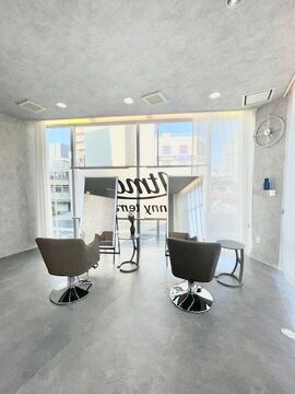 【玉川】≪月給20万円≫≪月8日休み≫≪最短2年でデビュー可能≫≪社会保険完備≫営業時間内レッスンOK！頑張った分だけ評価してもらえるサロン環境！！着付けやメイクも学べる！「Atmos sunny terrace（アトモスサニーテラス）」からアシスタント（美容師）の求人☆★