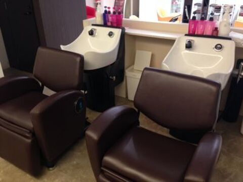 【高槻】◇◆社会保険完備◆◇指導力抜群のオーナーさんの下で一緒に成長していきましょう！！興味のある事は、どんどん挑戦させてもらえる環境★HAIR’S　Loop (ヘアーズループ)からアシスタント(美容師)の求人☆☆