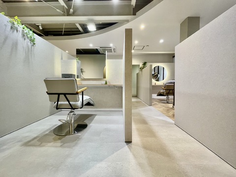 【金剛】≪平均給与30万円≫≪完全週休2日制≫≪有給休暇≫≪社会保険完備≫全席半個室のスタイリストだけのヘアサロン！マンツーマンでの髪質改善が大人気の高単価サロン！「BIN 美髪クリニック（ビーアイエヌビハツクリニック）」からスタイリスト（美容師）の求人☆★