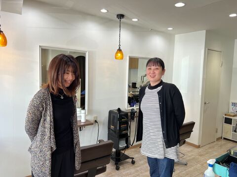 【芦屋】≪社会保険選択可能≫≪完全週休2日！≫≪19時退勤可能≫≪休み希望日や時間帯などなんでも相談可能！≫≪ジュニアスタイリストも大歓迎！≫生薬や植物エキスから作られている薬剤を使用！スタイリストでも不安な技術を学べる！「髪と健康を育む美容室 en  grey（カミトケンコウヲハグクムビヨウシツ アン グレイ）」からスタイリスト（美容師）の求人☆★