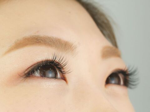 【西院】≪月10日休みと月8日休みを選べる＆土日休みは月に1回までOK≫≪月給22万円≫≪社会保険完備≫いろんな技術を学べる◎集客があるのでしっかり入客出来る☆Applause eye...西院店（アプローズアイサイインテン）からアイリスト（アイデザイナー・まつげエクステ）の求人★☆★