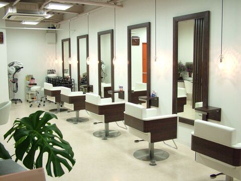 【和泉府中】気さくなオーナーさんやスタッフさんが作り出す楽しい環境のサロン「igloo（イグルー）」からスタイリスト（美容師）の求人♪「思いやり」をコンセプトにしているのでお客様からの信頼も厚いんです☆☆