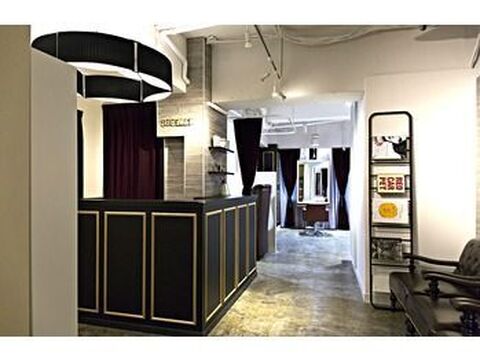 【京橋】≪日曜定休あり≫≪完全週休2日＆社保完備≫ 白髪ぼかし特化サロン！大人女性に支持される白髪ぼかしサロンで安心して働ける環境です！「STeLLa PRODUCED BY RUSSO（ステラプロデュースドバイルッソ）」からアシスタント（美容師）の求人☆★☆