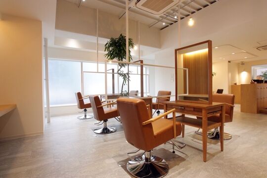 【堀止】「人」を一番のウリにします！質の高い技術と素敵な人柄の“愛される美容師”さん目指して一緒に頑張りましょう！「HaRe by DERE-DIR piece（ハレバイ デレディールピエス）」アシスタント（美容師）の求人☆★☆