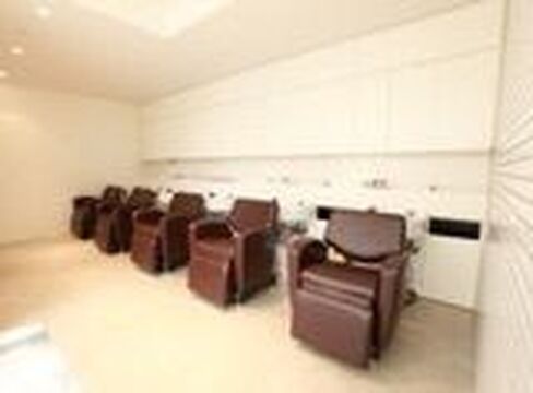 【明石駅】≪安心の社会保険完備≫≪19時までには退勤可能！≫≪月8.9日休み、土日休みもOK≫≪営業時間内レッスン≫など働きやすい待遇が人気の地域密着サロン！遅くまで残ることもないのでプライベートもしっかり時間を持てます！「HAIR POCKET ritta（ヘアポケットリタ）」からアシスタント（美容師）の求人☆★☆