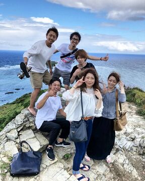 【箱崎宮前】≪月給26万円スタート・社会保険完備・月7,8日休≫年齢を重ねても長くお仕事できるお店を創ります！！お客様一人ひとりとしっかり関わり長いお付き合いを目指す本物志向サロン「h Hair（アッシュヘアー）」からスタイリスト（美容師）の求人☆★