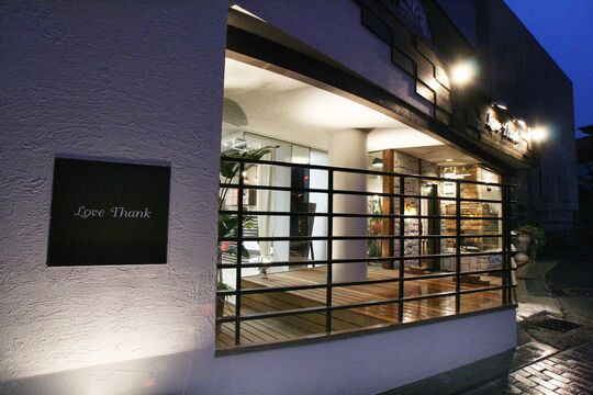 【新石切】「発見・発想・創造」をモットーに、美容にワクワク♪頑張るスタッフと一緒に成長していきましょう！イベントも豊富でお客様との関係も深いサロン「Love thank hair（ラブサンクヘア）」から、アシスタント（美容師）の求人☆★