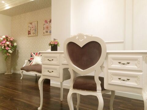 【三田】◆土日休みOK！・社会保険完備◆教育体制がしっかりしており、未経験からでも着実にスキルアップできます。プライベートもしっかり充実できる環境です！お客様からの口コミ評価が高い人気のサロンnail ＆ eyelash Bounail 田町・三田店（ネイルアンドアイラッシュボネールタマチ・ミタテン）からアイリスト（アイデザイナー・まつ毛エクステ）の求人☆☆