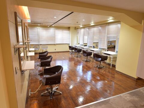 【昭和町】業務委託が初めての方もOK！月収30万円以上の高収入も目指せます！Cuore hair 昭和町店（クオレヘアーショウワチョウテン）からスタイリスト（美容師）の求人☆★