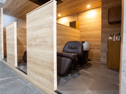 【垂水】≪完全週休2日制≫≪営業内レッスン≫美容室、訪問美容、アパレル、スイーツ店などを展開するグループ系列店！伸び伸びと働くことができる環境です！「melius（メリウス）」からアシスタント（美容師）の求人☆★