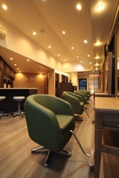 【石山】≪月に1度必ず3連休あり≫≪第3日曜休み≫≪社会保険完備≫≪入客チャンスあり能≫髪質改善や頭皮ケアが得意なサロン！育休、産休制度が整っているので長く美容師を続けられる環境！様々な分野を学ぶことができ成長していけるサロン「taba hair dori（タバヘアードリ）」からスタイリスト美容師）の求人☆★☆